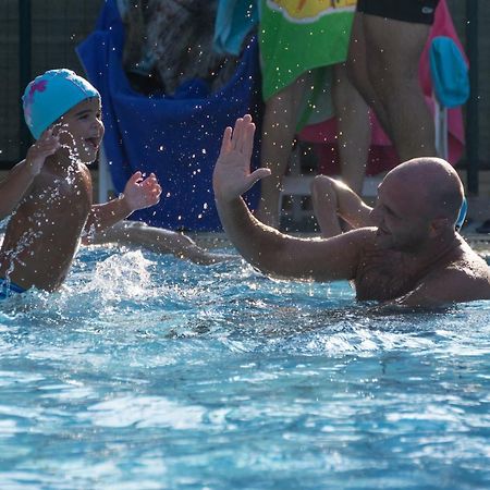 Camping & Village Eucaliptus Alba Adriatica Bagian luar foto