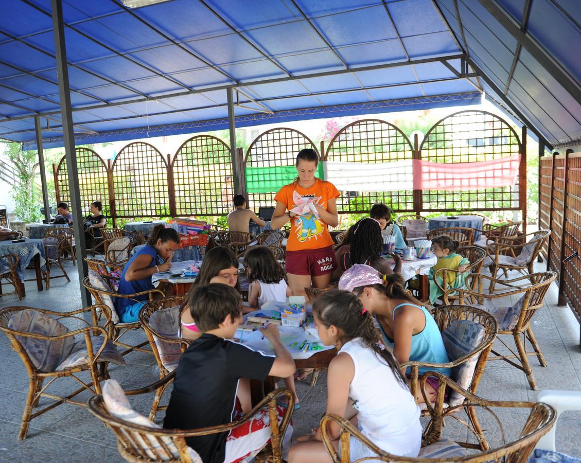 Camping & Village Eucaliptus Alba Adriatica Bagian luar foto